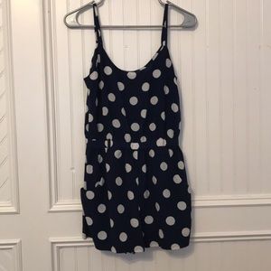 Navy polka dot romper 💕